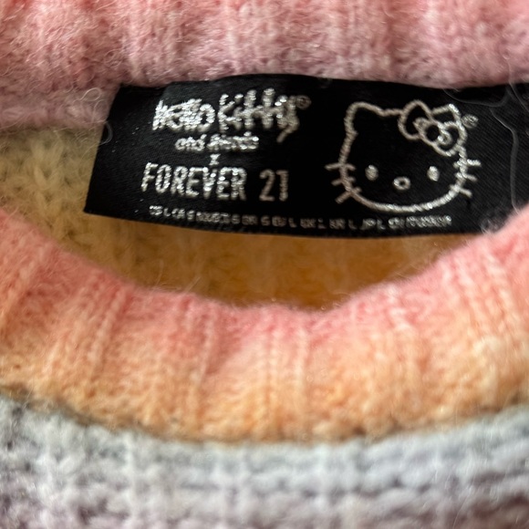 Hello Kitty x Forever 21 Pastel Rainbow Long Sleeve  Oversized Knit Sweater L - Picture 6 of 6